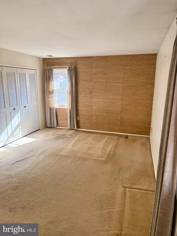 Springfield, VA 22153,8804 STRAUSE