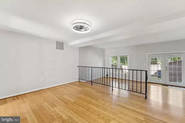 Woodbridge, VA 22192,12098 WINONA DR