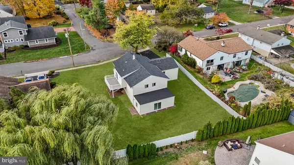 100 E ENDFIELD RD, Feasterville Trevose, PA 19053