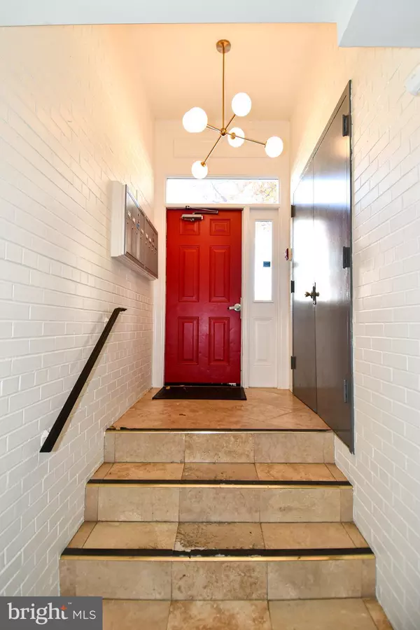 Washington, DC 20010,718 PARK RD NW #4