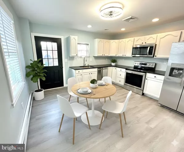 Philadelphia, PA 19127,4672 UMBRIA ST