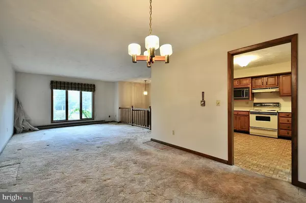 Boalsburg, PA 16827,608 LYNNWOOD DR