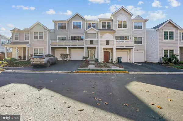 Centreville, VA 20120,14423 GLENCREST CIR #123