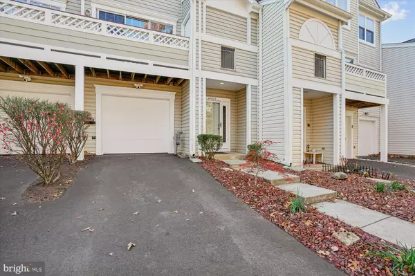 Centreville, VA 20120,14423 GLENCREST CIR #123