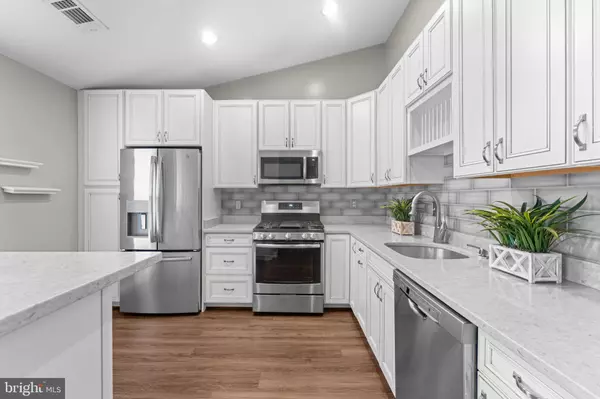 Alexandria, VA 22306,7510 SNOWPEA CT-J SNOWPEA CT #201