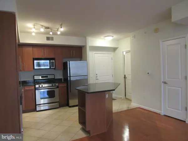 Arlington, VA 22201,1021 N GARFIELD ST #318