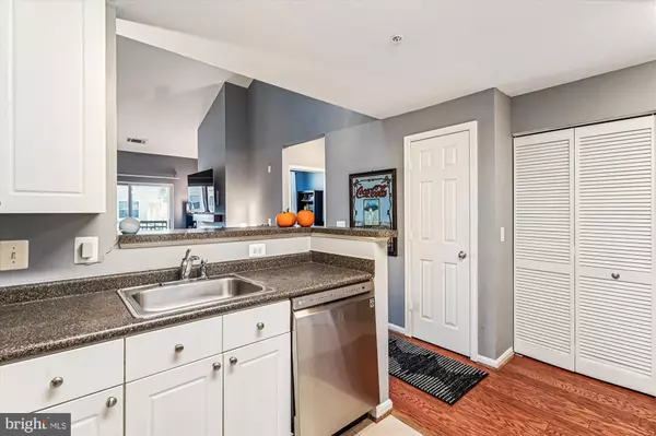 Vienna, VA 22181,2791 CENTERBORO DR #484