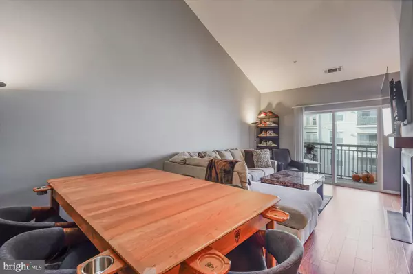 Vienna, VA 22181,2791 CENTERBORO DR #484