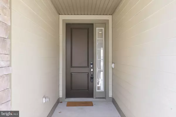 Lake Frederick, VA 22630,118 MILKWEED DR