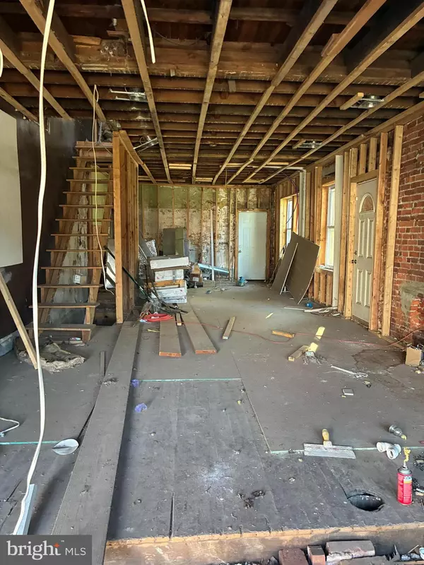 Philadelphia, PA 19153,8038 BRUNSWICK AVE