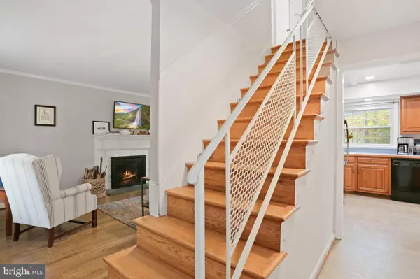 Annandale, VA 22003,4848 RED FOX DR