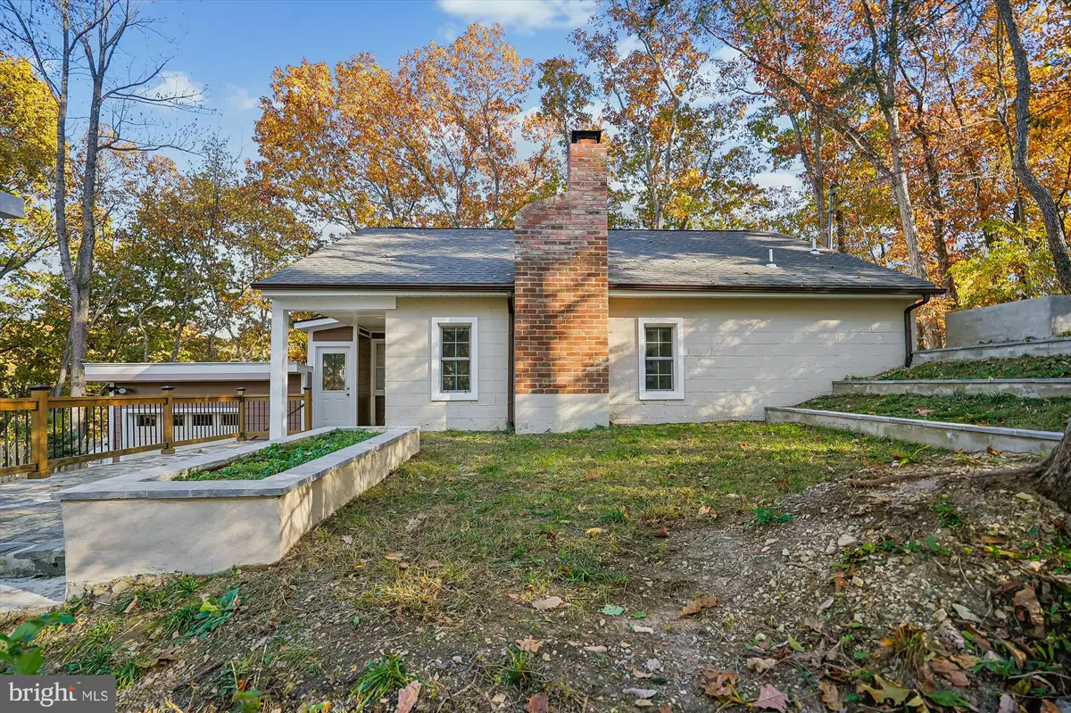 Bluemont, VA 20135,598 TIMBER LN