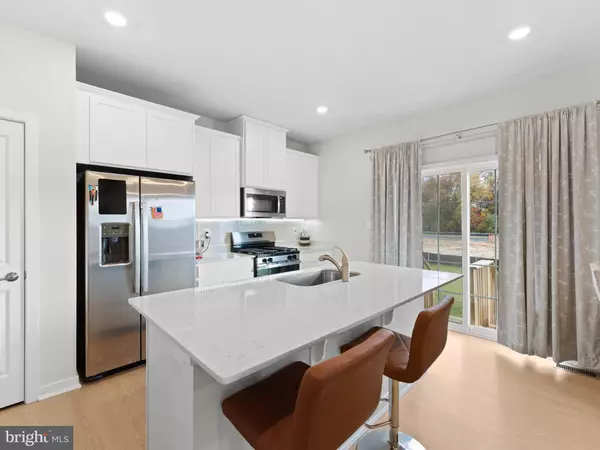 Sicklerville, NJ 08081,12 HANDBELL LN