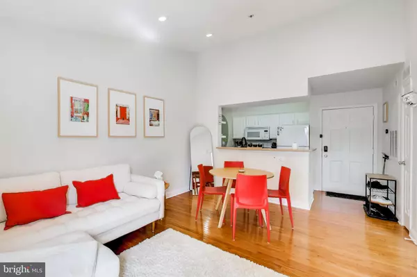 Alexandria, VA 22302,3315 WYNDHAM CIR #4228