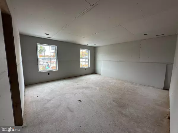 Bristol, PA 19007,903 NEW CHESTNUT ST