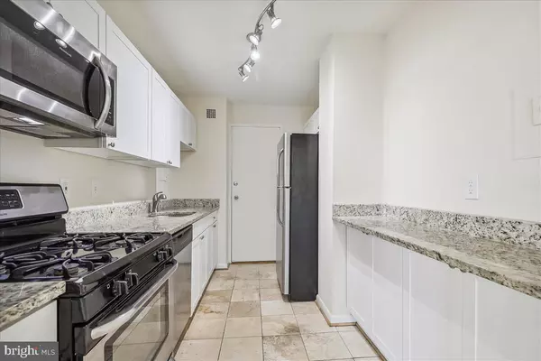 Rockville, MD 20852,10401 GROSVENOR PL #427