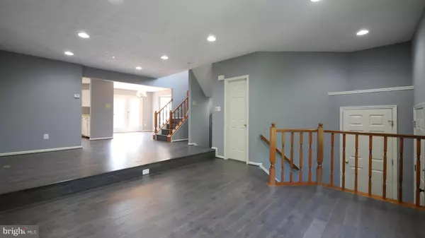 Gaithersburg, MD 20878,15 BEACON HILL WAY