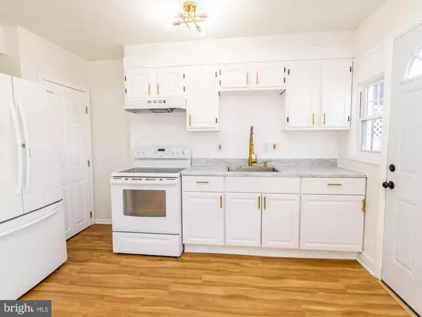 910 N MARLYN AVE, Baltimore, MD 21221