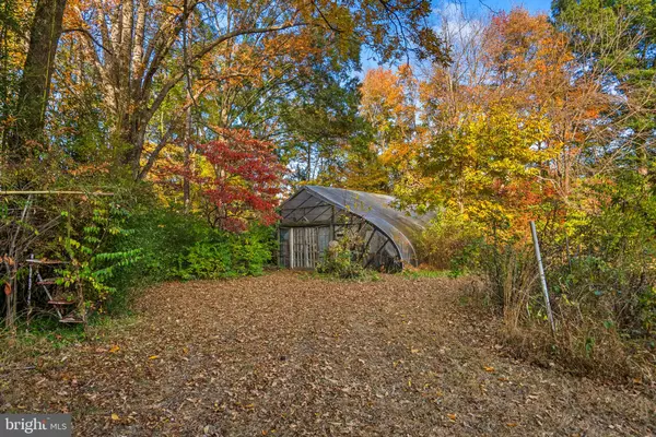 Bowie, MD 20720,7711 HILLMEADE RD