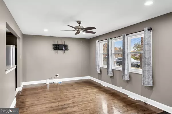 Bellmawr, NJ 08031,29 DEVON AVE