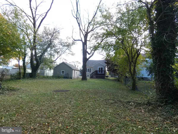 West Deptford, NJ 08096,302 W RED BANK AVE