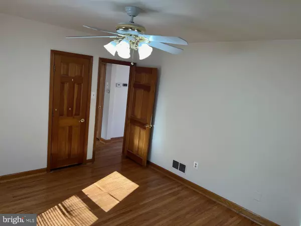 Cherry Hill, NJ 08002,26 ROSE LN