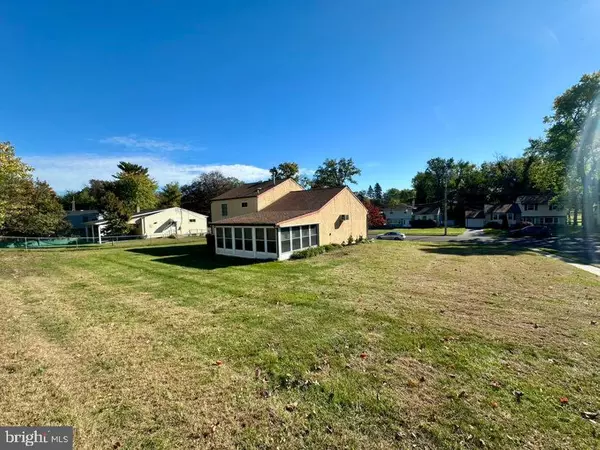 Hatboro, PA 19040,45 FLAMINGO RD