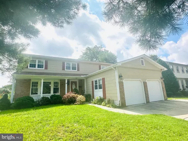 106 HOOTON RD, Mount Laurel, NJ 08054