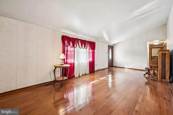 Williamstown, NJ 08094,40 E PARK AVE