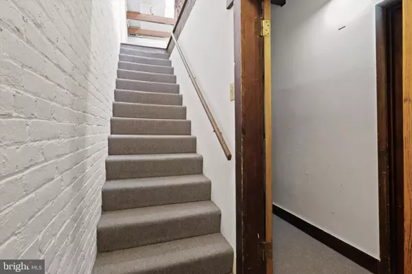 Alexandria, VA 22314,317 CAMERON ST #3