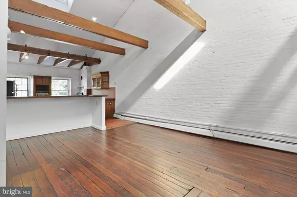 Alexandria, VA 22314,317 CAMERON ST #3