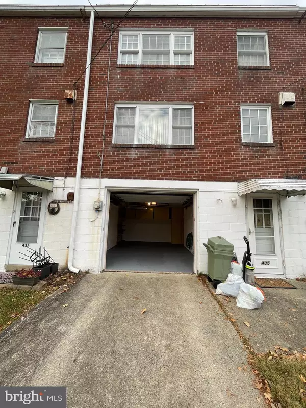 Reading, PA 19611,435 SYCAMORE RD