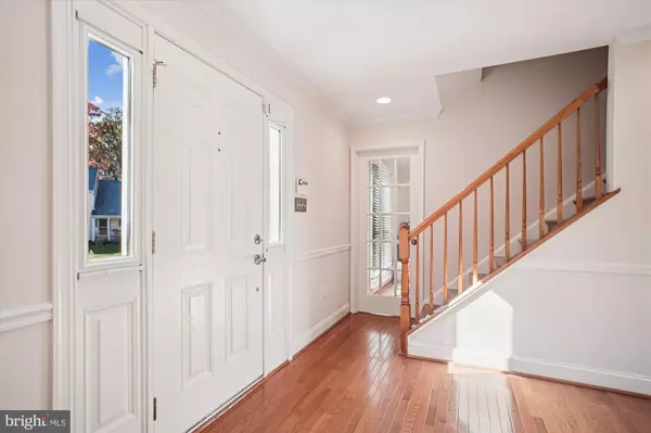 Herndon, VA 20171,12816 CROSS CREEK LN