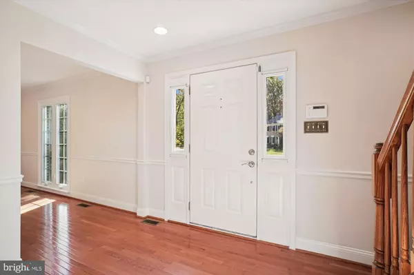 Herndon, VA 20171,12816 CROSS CREEK LN