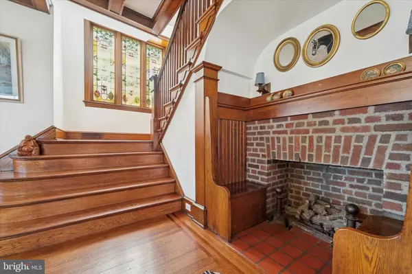 Havertown, PA 19083,204 E MANOA RD