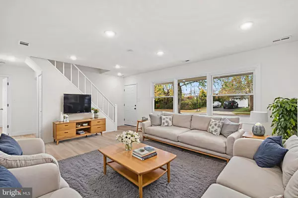 Levittown, PA 19057,58 QUEEN LILY RD