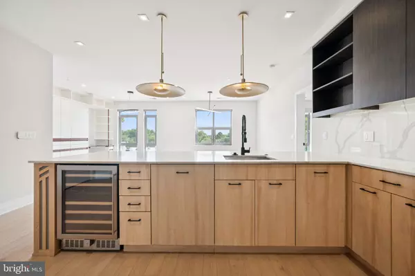 Washington, DC 20003,900 11TH ST SE #309