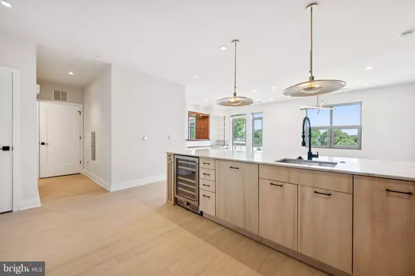 Washington, DC 20003,900 11TH ST SE #309