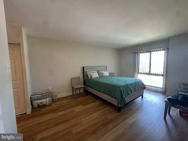 Philadelphia, PA 19152,7600 E ROOSEVELT BLVD #909