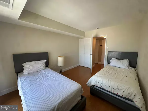 Philadelphia, PA 19152,7600 E ROOSEVELT BLVD #909