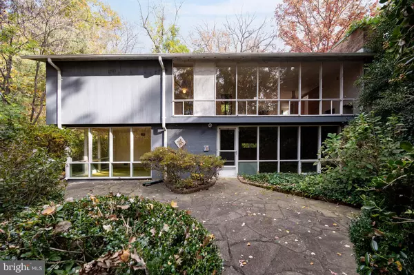 Alexandria, VA 22307,1911 MARTHAS RD