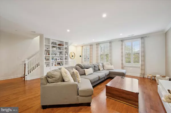 610 CAPTAINS WAY, Philadelphia, PA 19146