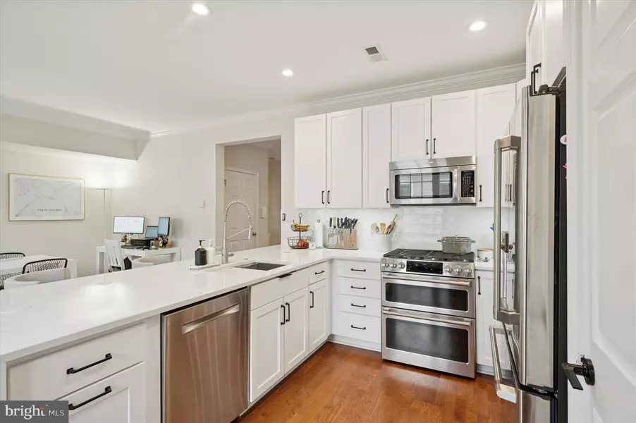 610 CAPTAINS WAY, Philadelphia, PA 19146