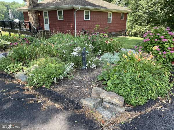 5508 LAKE DR, Spring Grove, PA 17362