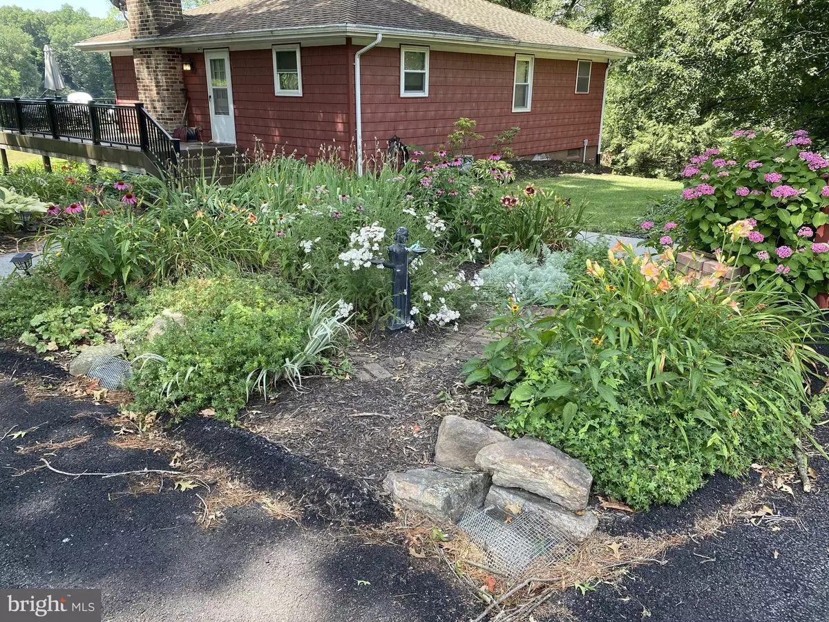 Spring Grove, PA 17362,5508 LAKE DR