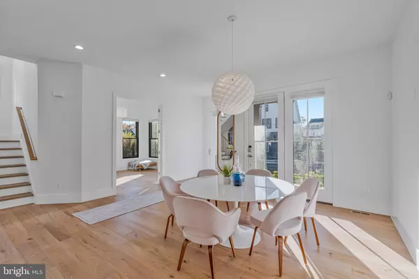 Mclean, VA 22101,1353 MONITOR LN