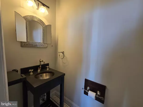 Philadelphia, PA 19128,3849 TERRACE ST #F