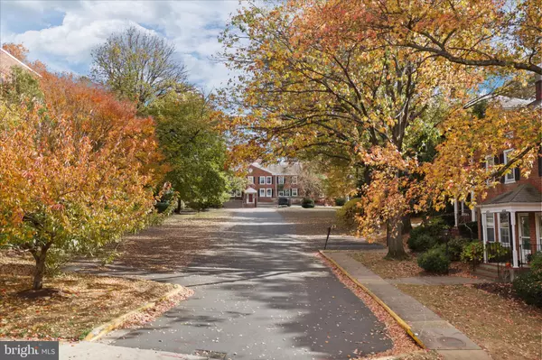 Arlington, VA 22206,4860 28TH ST S #B1