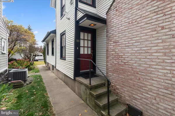 Doylestown, PA 18901,182 W COURT ST