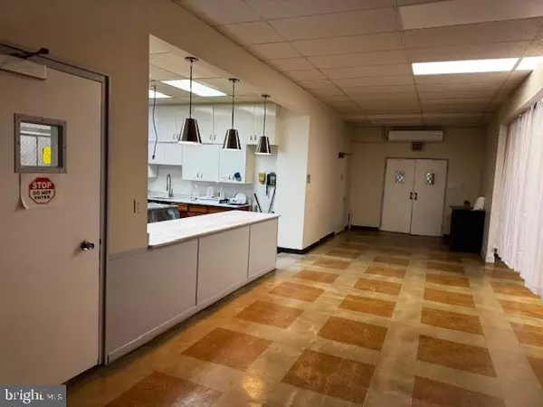 Philadelphia, PA 19111,1013 COTTMAN #1ST FLOOR KITCHEN